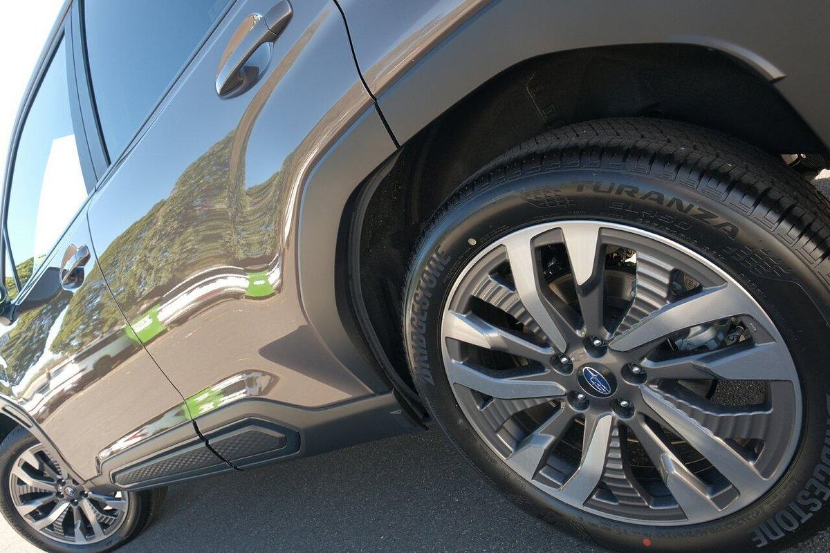 2025 Subaru Forester Hybrid Touring S6
