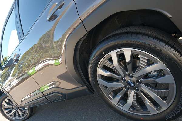 2025 Subaru Forester Hybrid Touring S6