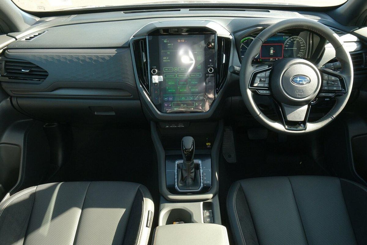 2025 Subaru Forester Hybrid Touring S6