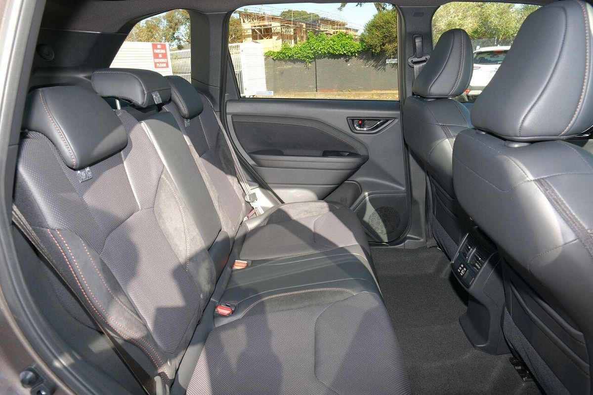 2025 Subaru Forester Hybrid Touring S6