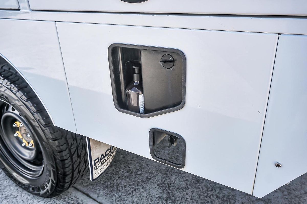 2019 Toyota Hilux SR GUN126R 4X4