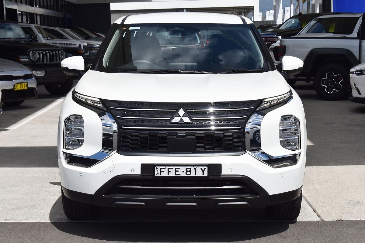 2023 Mitsubishi Outlander ES ZM