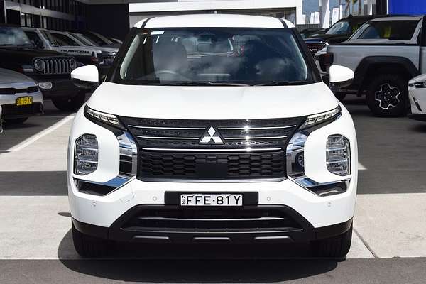 2023 Mitsubishi Outlander ES ZM