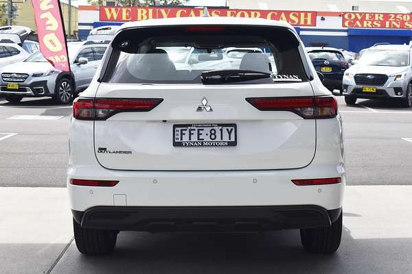 2023 Mitsubishi Outlander ES ZM
