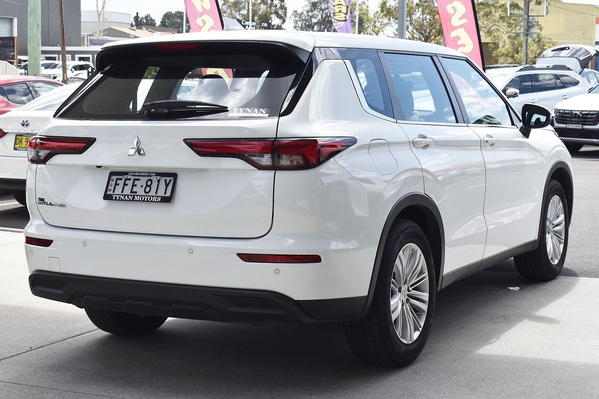 2023 Mitsubishi Outlander ES ZM