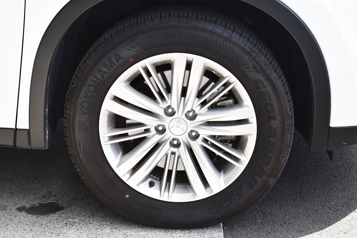 2023 Mitsubishi Outlander ES ZM