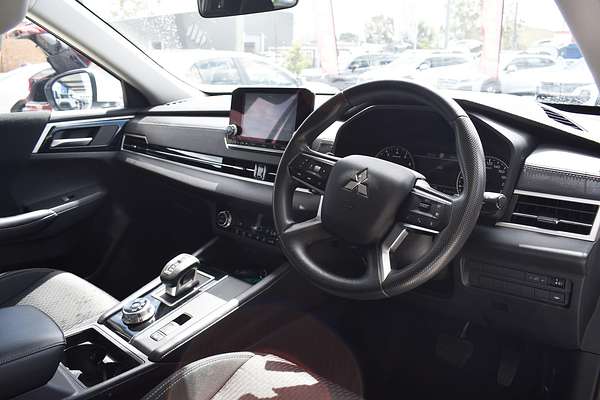 2023 Mitsubishi Outlander ES ZM