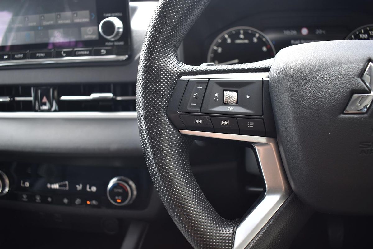 2023 Mitsubishi Outlander ES ZM