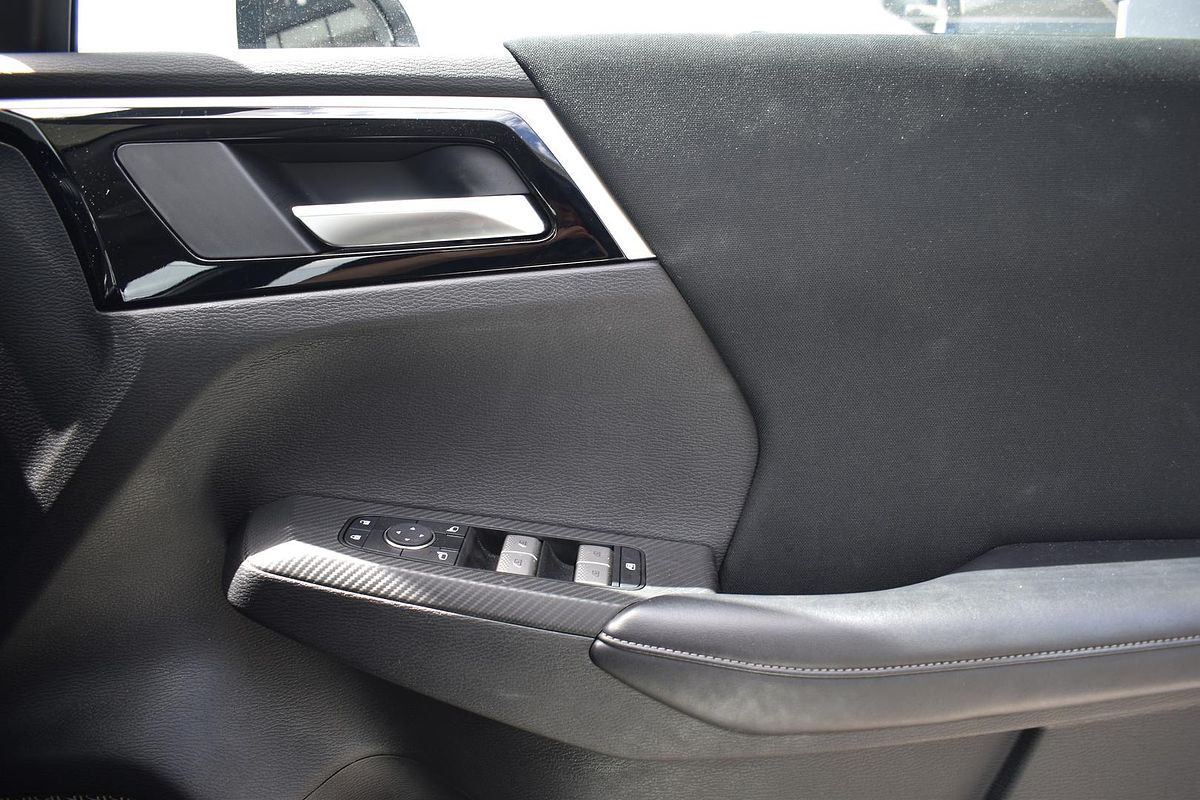 2023 Mitsubishi Outlander ES ZM
