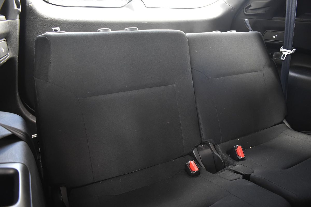 2023 Mitsubishi Outlander ES ZM