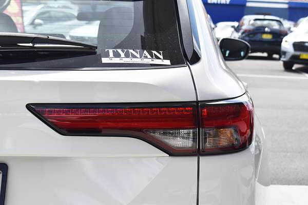 2023 Mitsubishi Outlander ES ZM