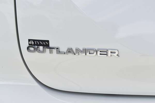 2023 Mitsubishi Outlander ES ZM