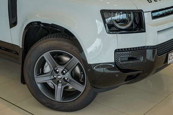 2025 Land Rover Defender 110 P400e X-Dynamic SE L663