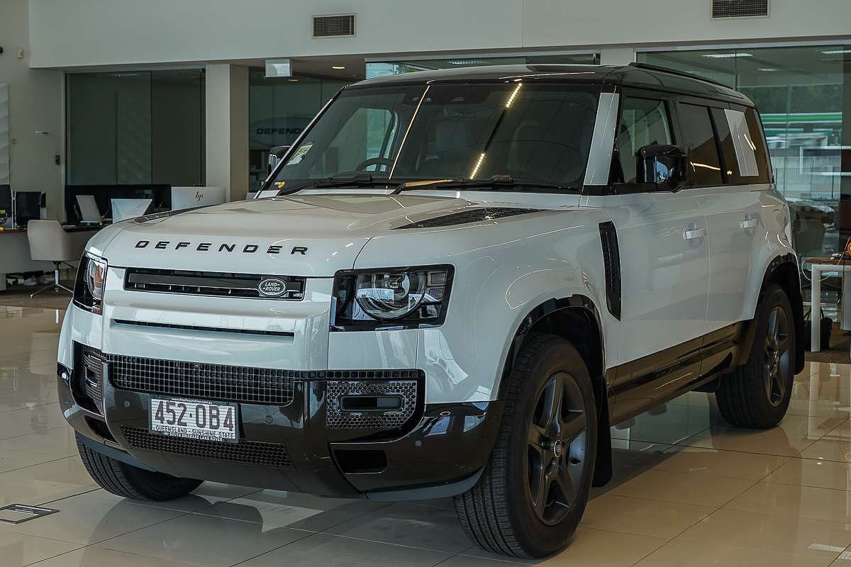 2025 Land Rover Defender 110 P400e X-Dynamic SE L663