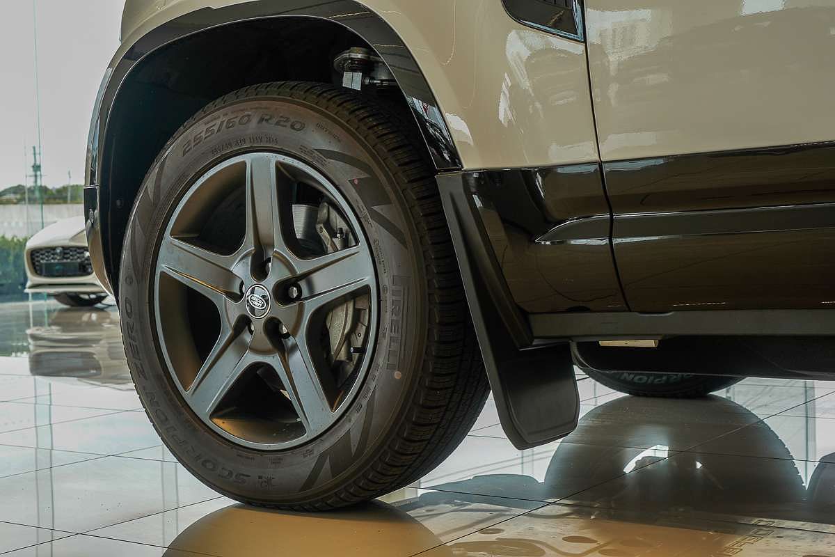 2025 Land Rover Defender 110 P400e X-Dynamic SE L663