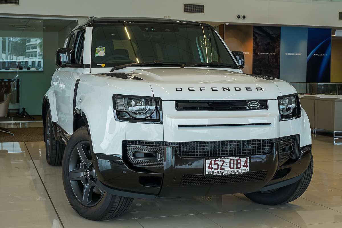 2025 Land Rover Defender 110 P400e X-Dynamic SE L663