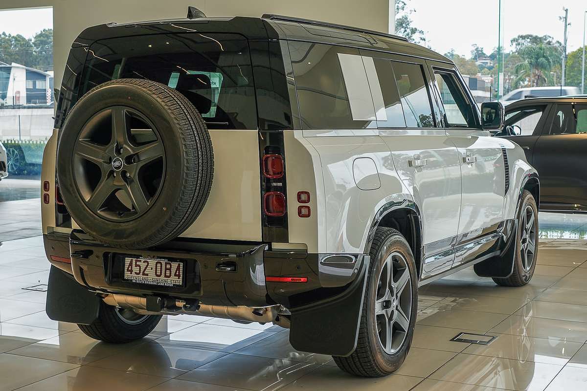 2025 Land Rover Defender 110 P400e X-Dynamic SE L663