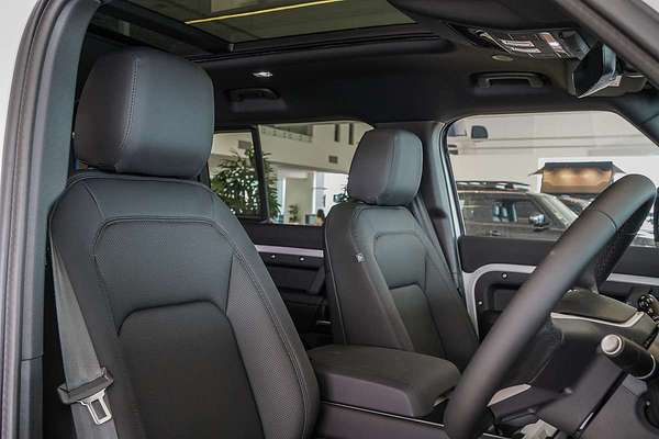 2025 Land Rover Defender 110 P400e X-Dynamic SE L663