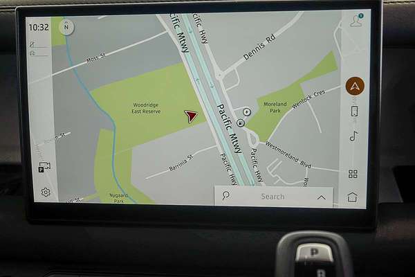 2025 Land Rover Defender 110 P400e X-Dynamic SE L663