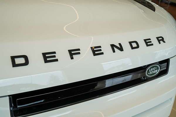 2025 Land Rover Defender 110 P400e X-Dynamic SE L663