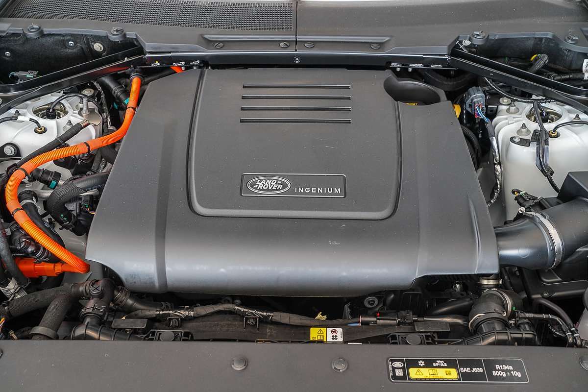 2025 Land Rover Defender 110 P400e X-Dynamic SE L663