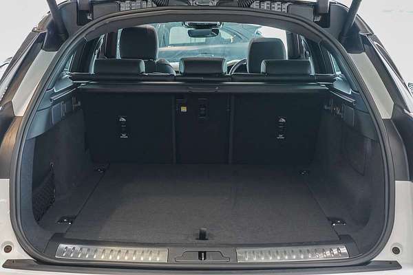 2024 Land Rover Range Rover Velar P250 Dynamic SE L560