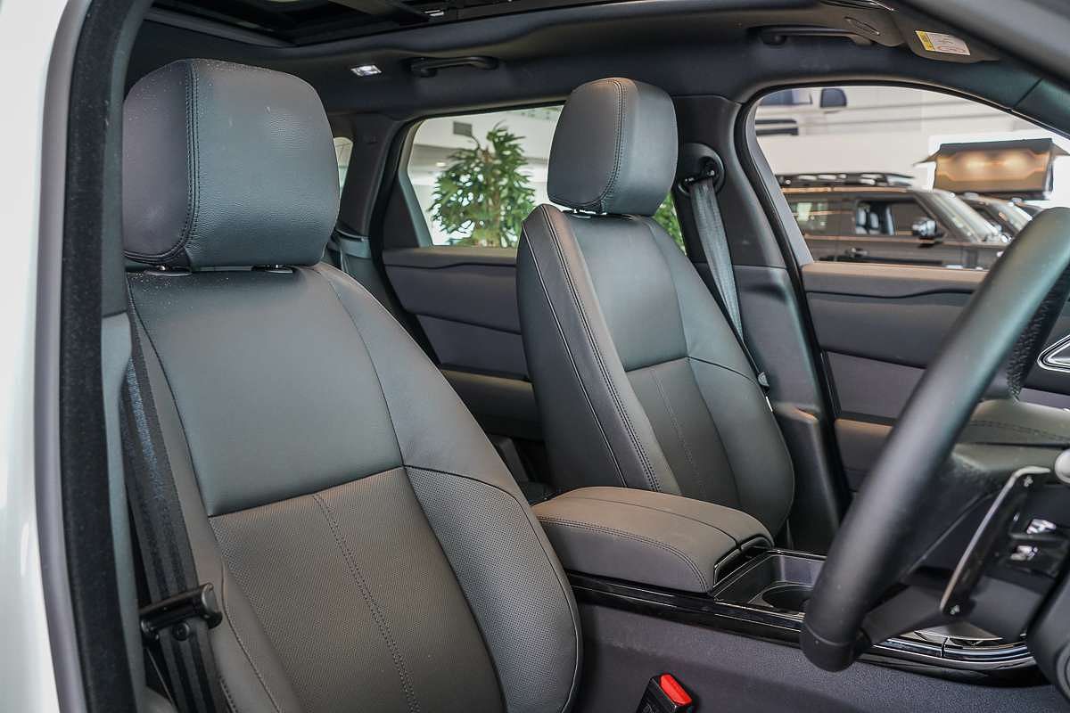 2024 Land Rover Range Rover Velar P250 Dynamic SE L560