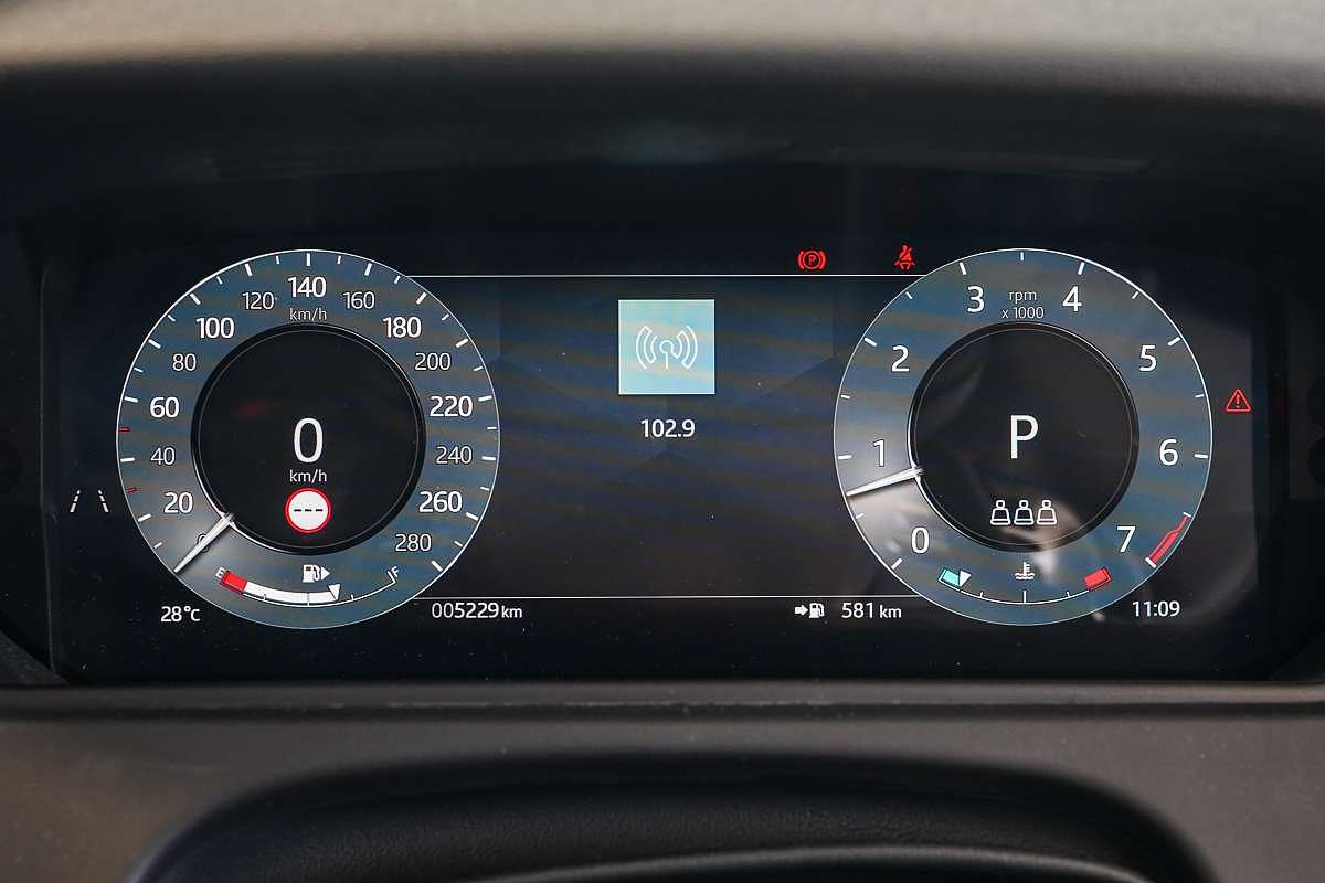 2024 Land Rover Range Rover Velar P250 Dynamic SE L560