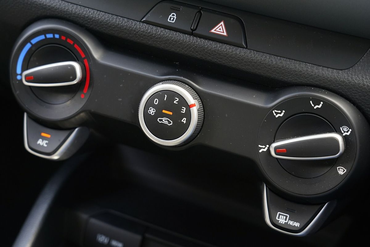 2023 Kia Stonic S YB