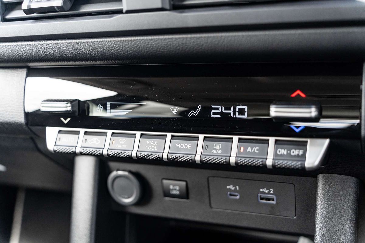 2025 Mitsubishi Triton GLX+ MV 4X4