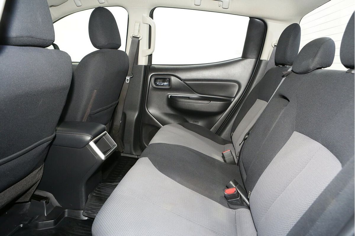2019 Mitsubishi Triton GLX+ MR 4X4