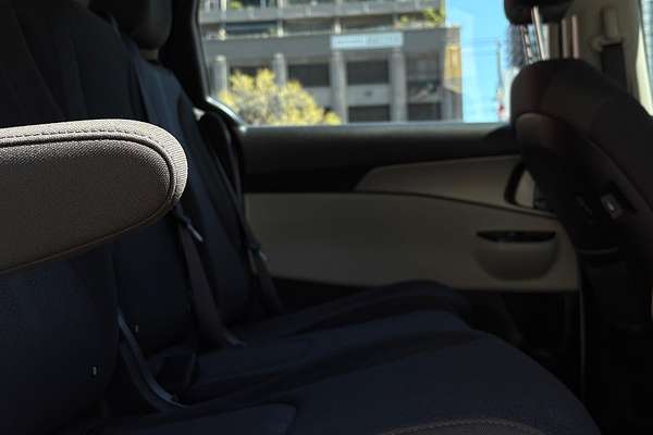 2022 Kia Carnival S KA4