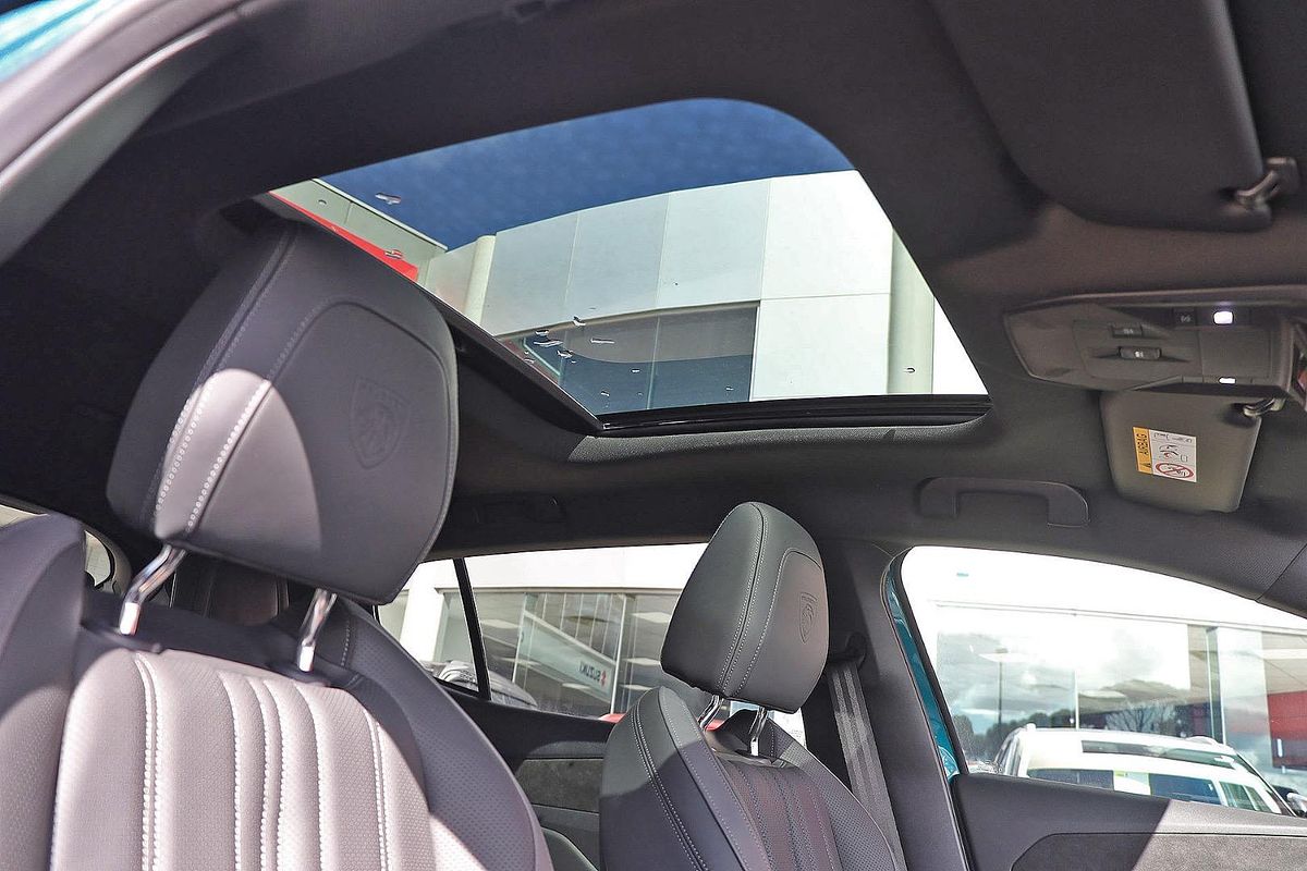 2025 Peugeot 408 GT Premium Hybrid P54