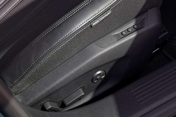 2025 Peugeot 408 GT Premium Hybrid P54