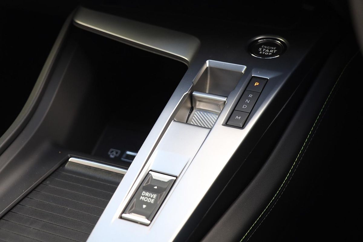 2025 Peugeot 408 GT Premium Hybrid P54
