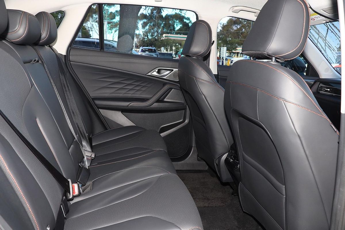 2024 MG HS Excite AS33