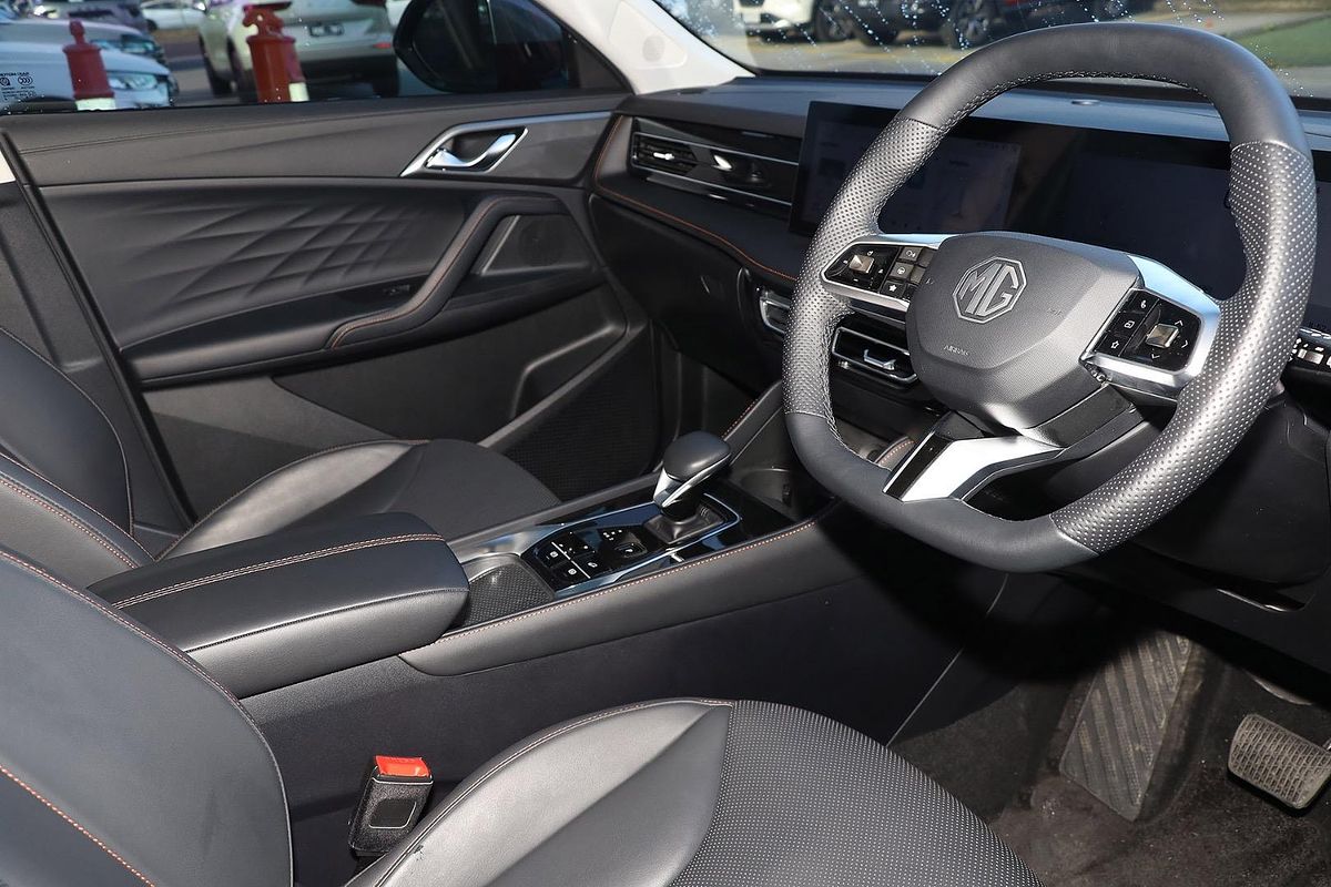 2024 MG HS Excite AS33