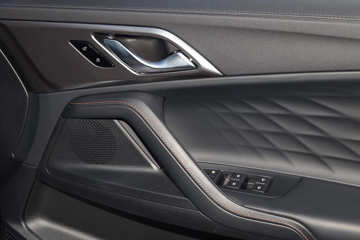 2024 MG HS Excite AS33