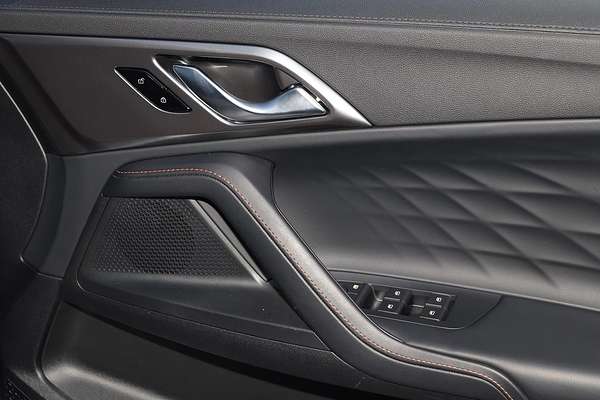 2024 MG HS Excite AS33