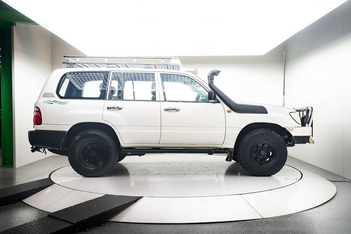 1999 Toyota Landcruiser Standard HZJ105R