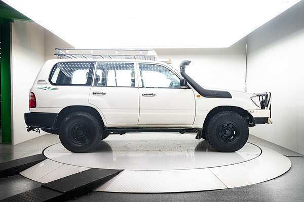 1999 Toyota Landcruiser Standard HZJ105R