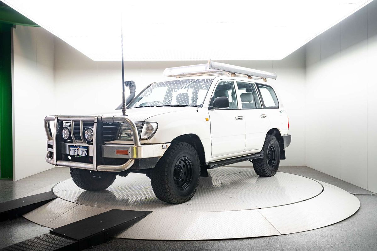 1999 Toyota Landcruiser Standard HZJ105R