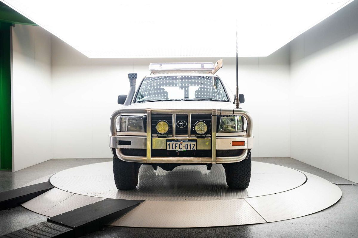 1999 Toyota Landcruiser Standard HZJ105R