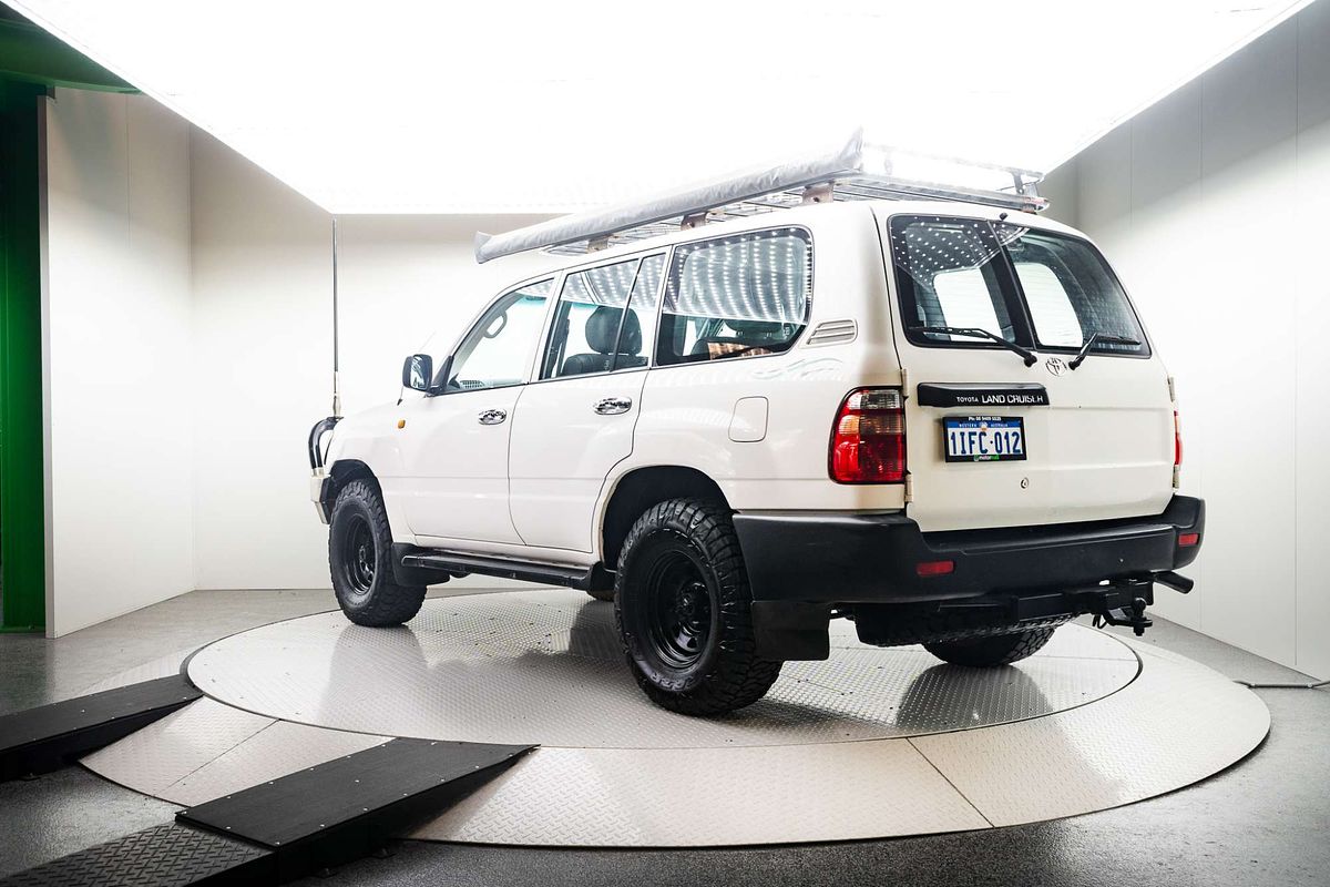 1999 Toyota Landcruiser Standard HZJ105R