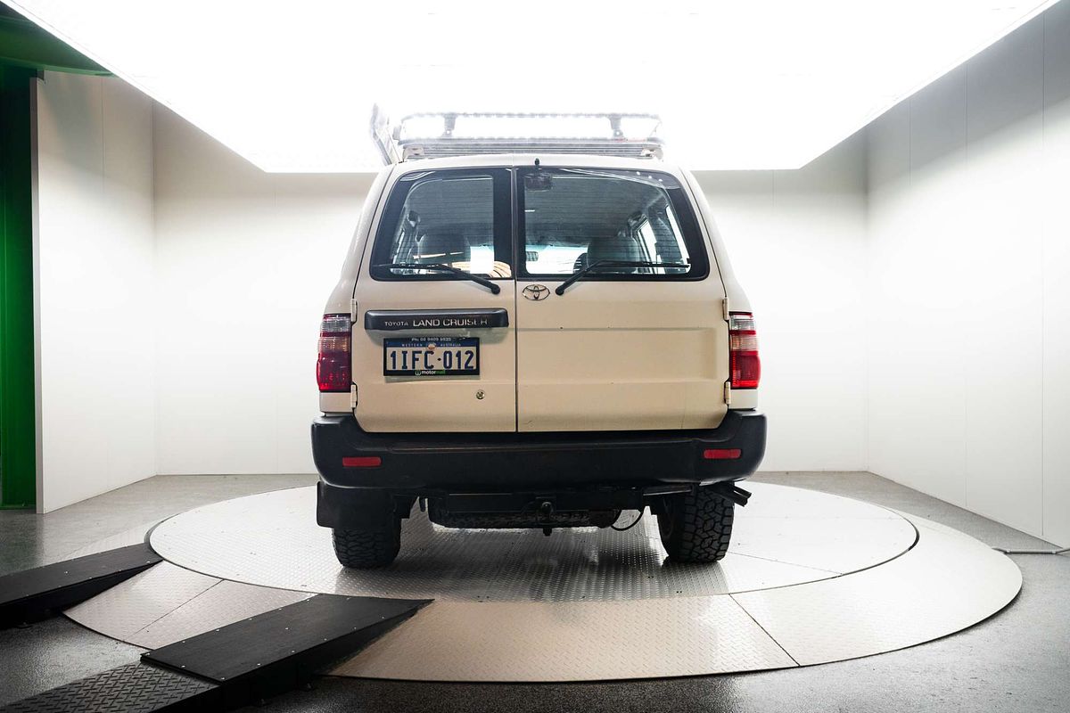 1999 Toyota Landcruiser Standard HZJ105R