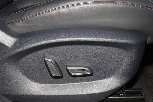 2024 MG HS Excite AS33