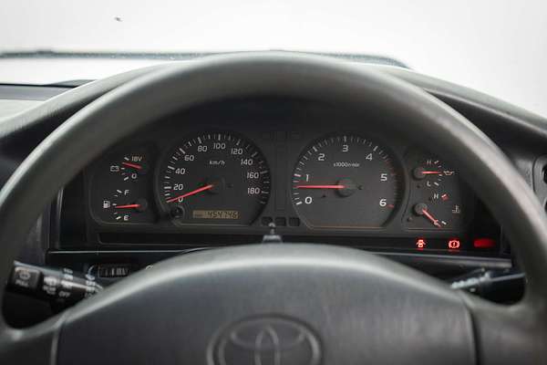 1999 Toyota Landcruiser Standard HZJ105R