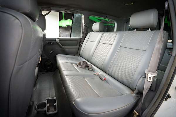 1999 Toyota Landcruiser Standard HZJ105R