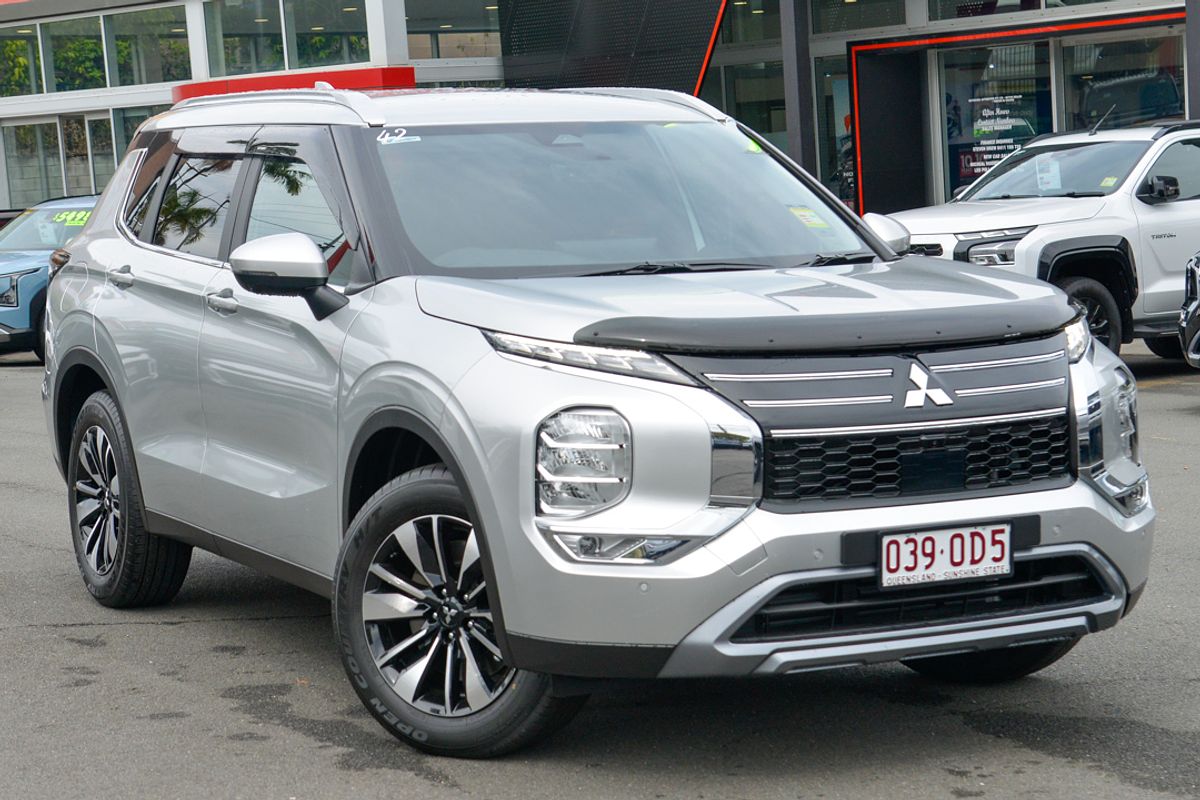 2025 Mitsubishi Outlander LS ZM