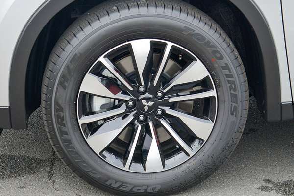 2025 Mitsubishi Outlander LS ZM